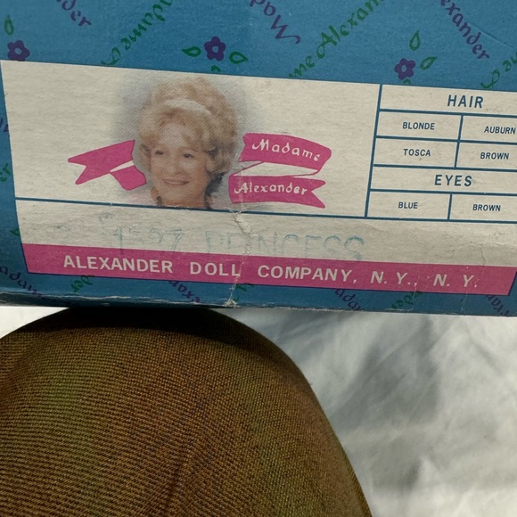 Madame Alexander “princess “ 1527” 13 inch doll . Original box included. - Picture 2 of 6